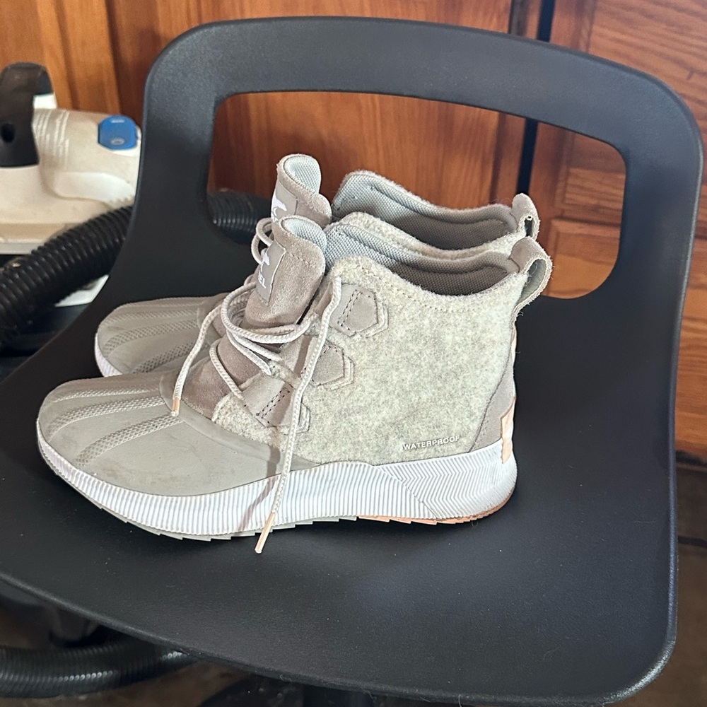 Sorel Gray Winter Boots